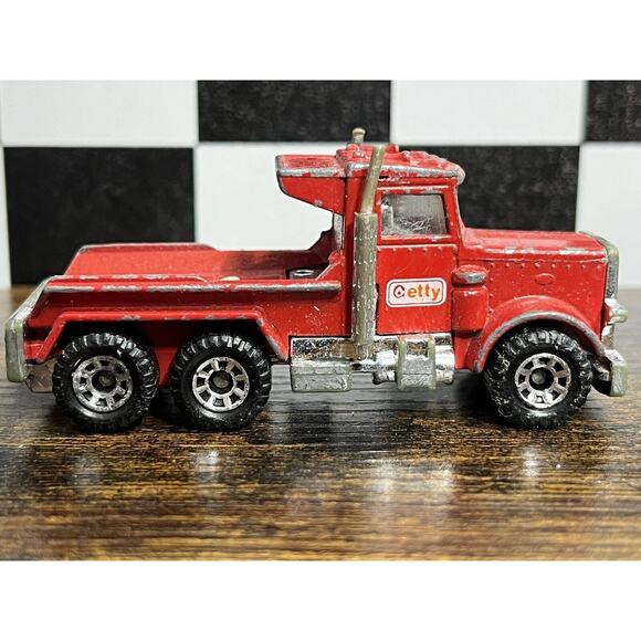 Lot of 4 Semi Trucks - Kenworth, Cargo Truck - Matchbox & Universal Product - Picture 4 of 11